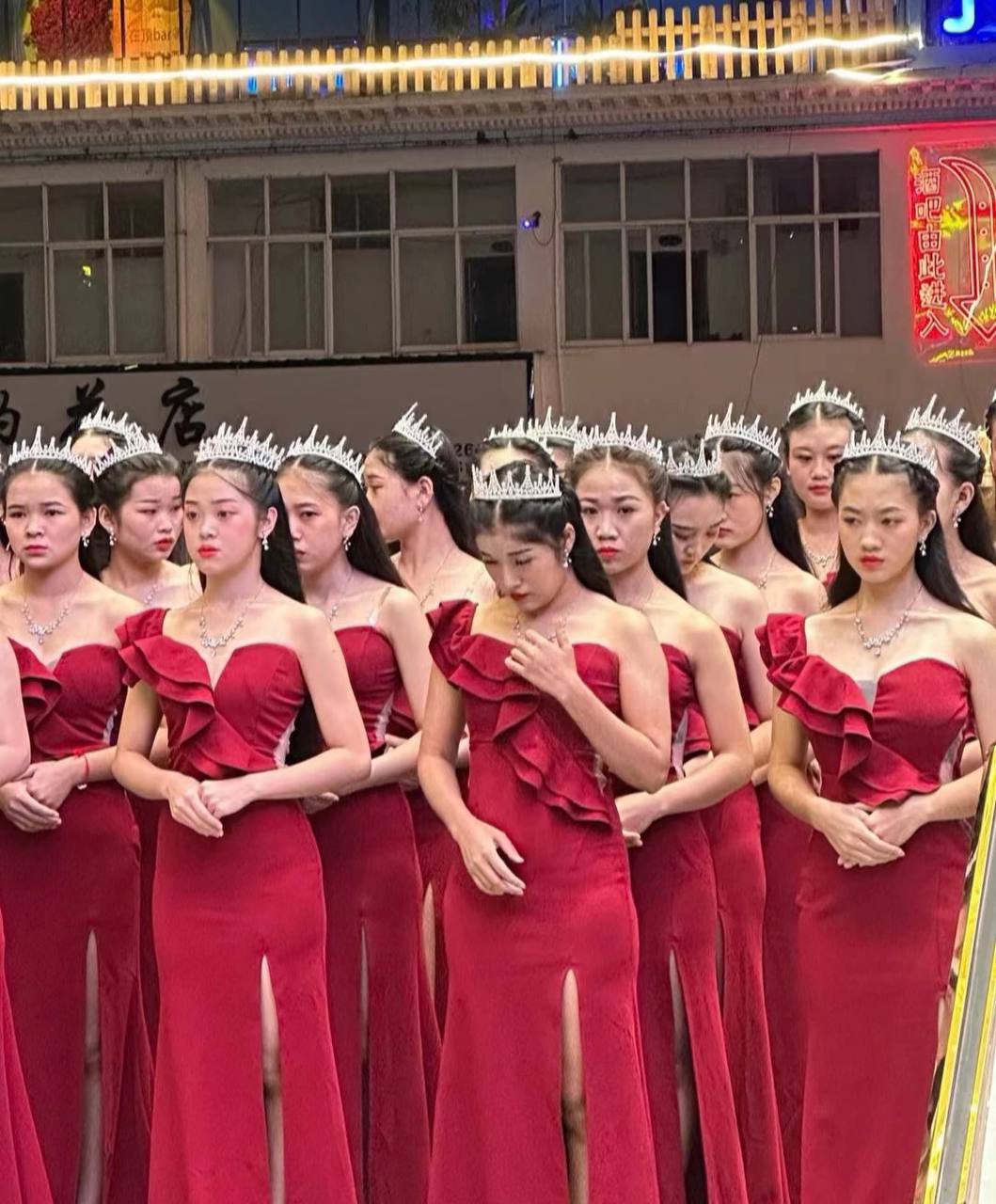 福布斯游戏中心 客户服务团队实拍